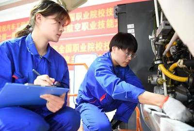 大力發(fā)展職業(yè)教育 服務(wù)經(jīng)濟(jì)高質(zhì)量發(fā)展